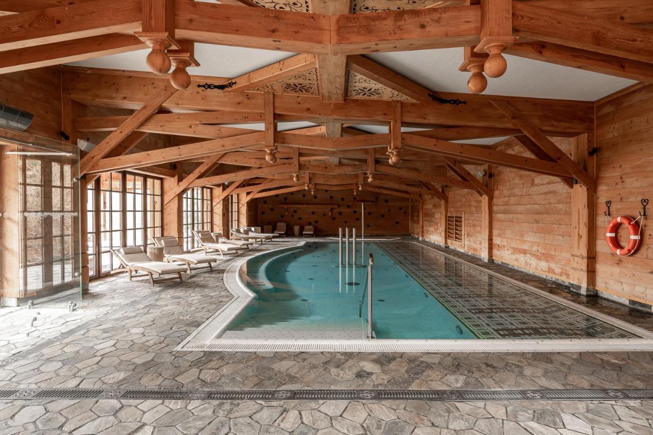 Aries Hotel & Spa Zakopane Luaran gambar The swimming pool at the Hotel de la Poste